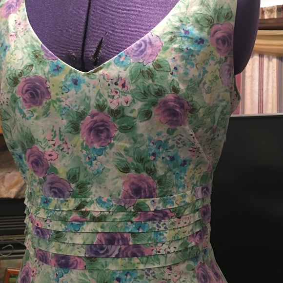 V Neck Sleeveless , Lined Made by K Studio - Picture 6 of 8